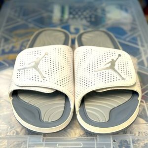 Jordan hydro 5 white grey new in box